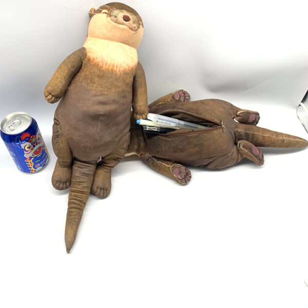 Stuffed Otter Pencil Bag Toy for Keyboard Mouse Palm - 图片 3