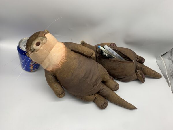Stuffed Otter Pencil Bag Toy for Keyboard Mouse Palm - 图片 7